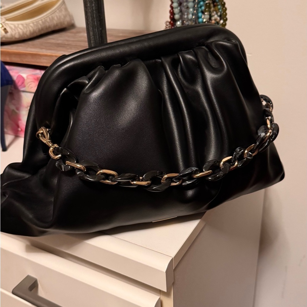 Chic Black Aldo Handbag – Stylish & Versatile